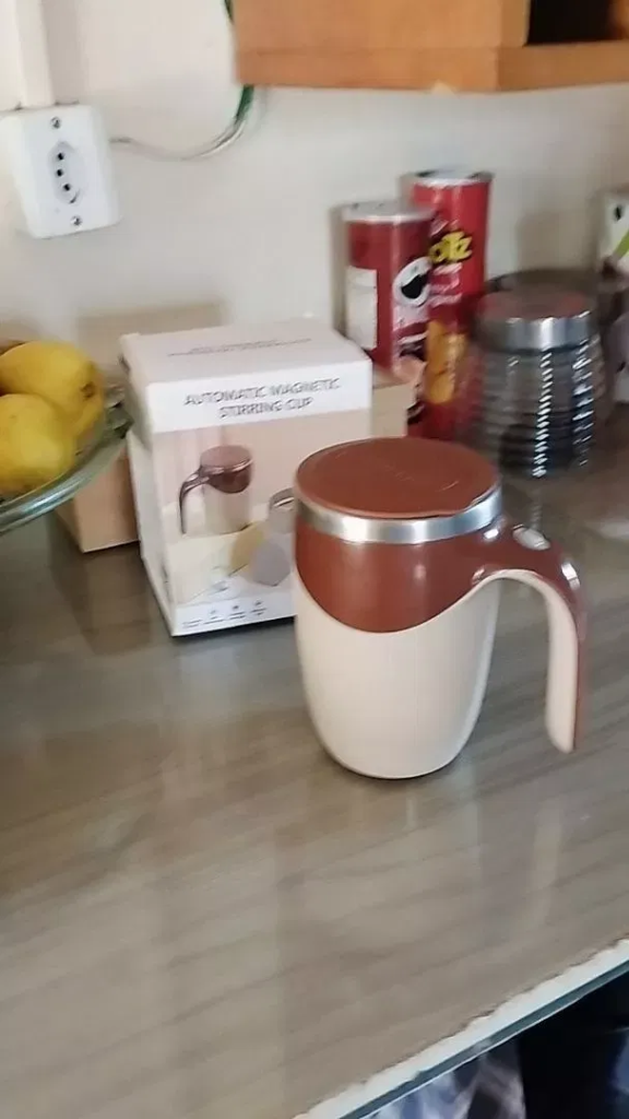 MixTherm Marrom na bancada com a caixa